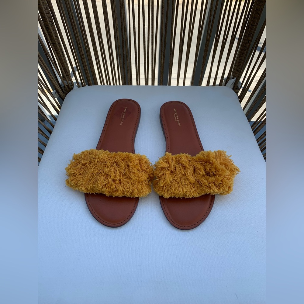 🪻 Yellow Fringe Single-Strap American Eagle Sandals 🪻